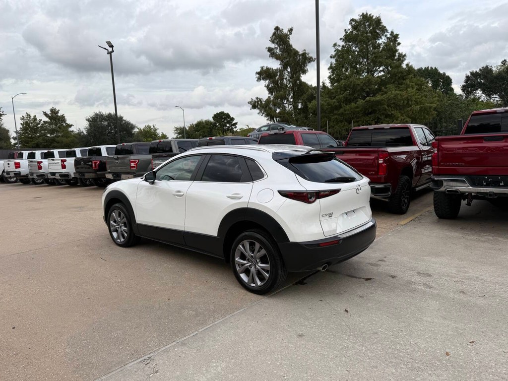 Mazda CX-30 Vehicle Full-screen Gallery Image 04