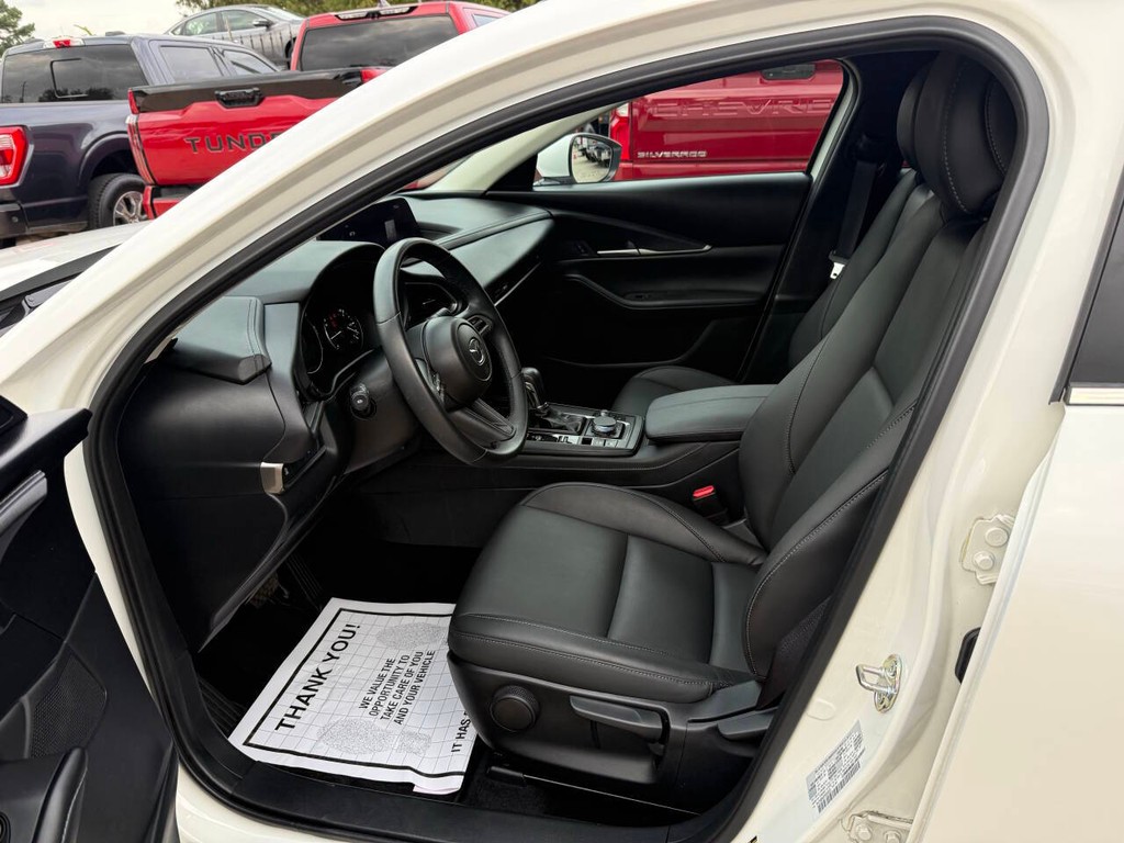 Mazda CX-30 Vehicle Full-screen Gallery Image 07