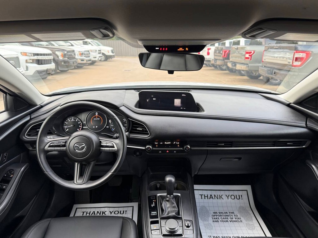 Mazda CX-30 Vehicle Full-screen Gallery Image 17