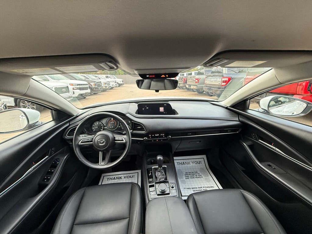 Mazda CX-30 Vehicle Full-screen Gallery Image 18