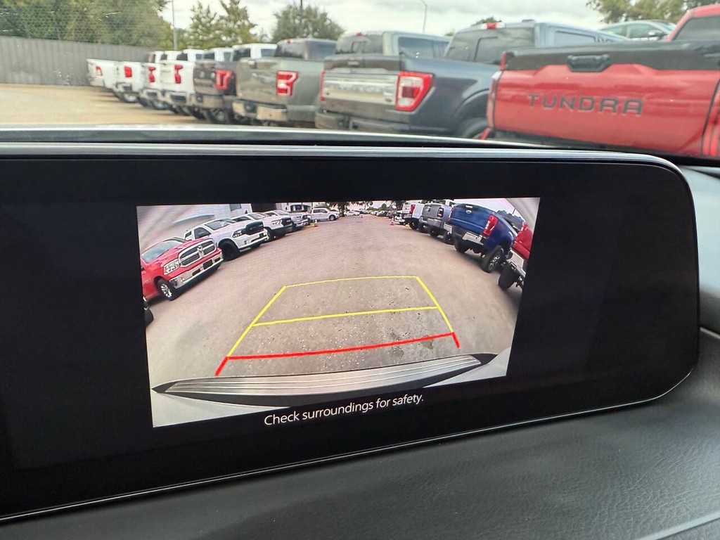 Mazda CX-30 Vehicle Full-screen Gallery Image 26