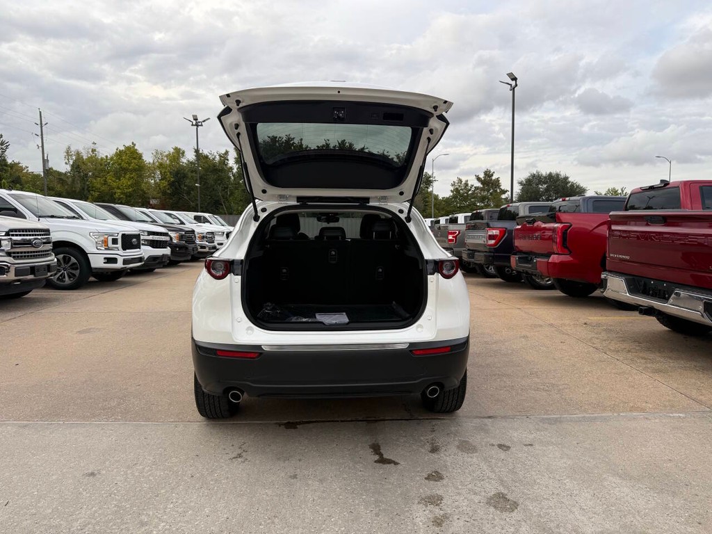 Mazda CX-30 Vehicle Full-screen Gallery Image 37