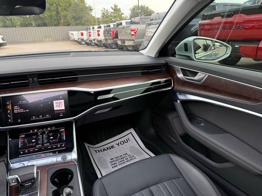 Audi A6 Vehicle Full-screen Gallery Image 20