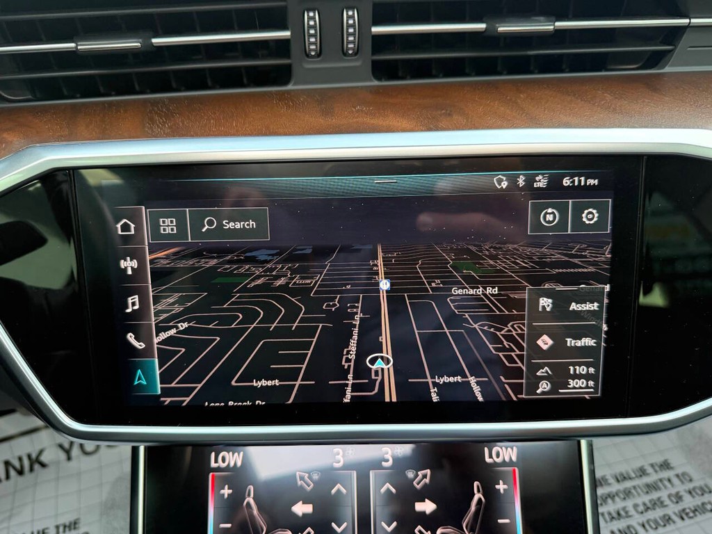 Audi A6 Vehicle Full-screen Gallery Image 25