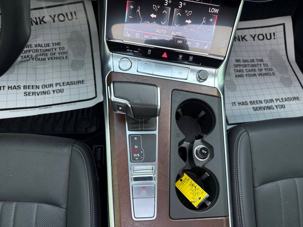 Audi A6 Vehicle Full-screen Gallery Image 28