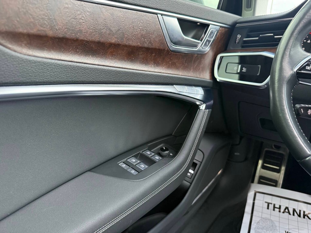 Audi A6 Vehicle Full-screen Gallery Image 29