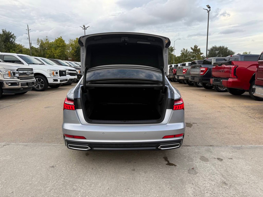 Audi A6 Vehicle Full-screen Gallery Image 36