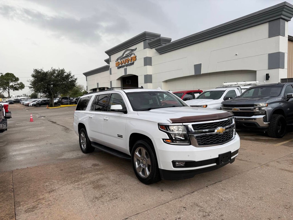 Chevrolet Suburban Vehicle Full-screen Gallery Image 02