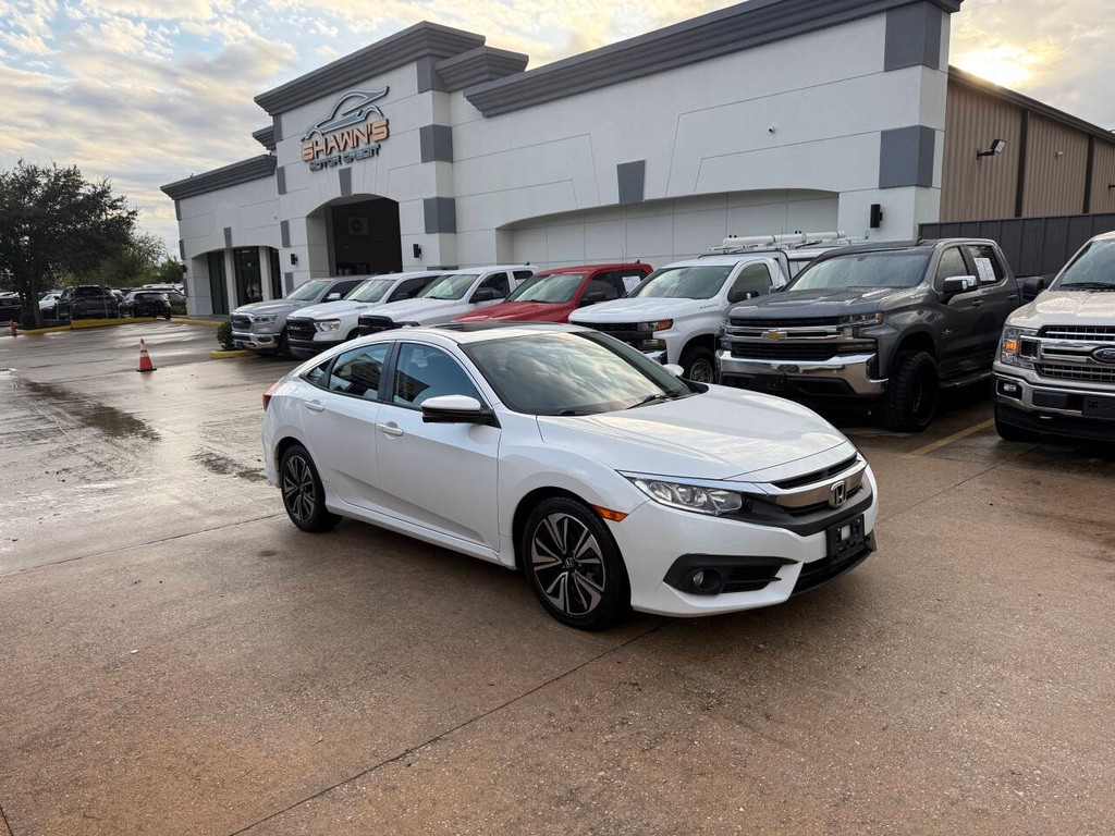 Honda Civic Sedan Vehicle Full-screen Gallery Image 02