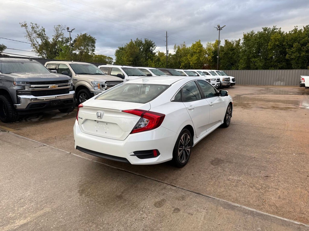 Honda Civic Sedan Vehicle Full-screen Gallery Image 05