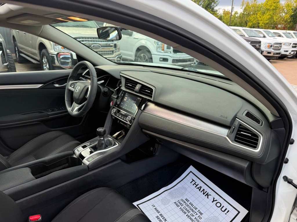 Honda Civic Sedan Vehicle Full-screen Gallery Image 09