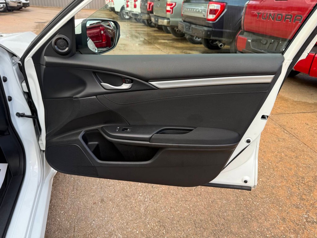 Honda Civic Sedan Vehicle Full-screen Gallery Image 11