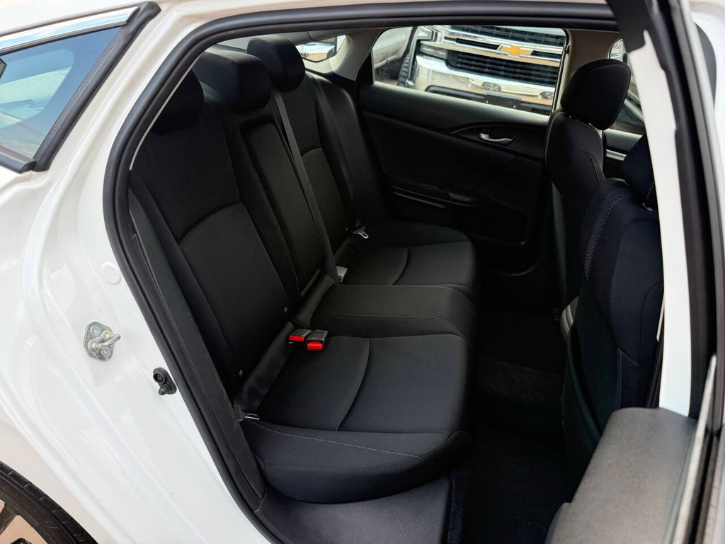 Honda Civic Sedan Vehicle Full-screen Gallery Image 15