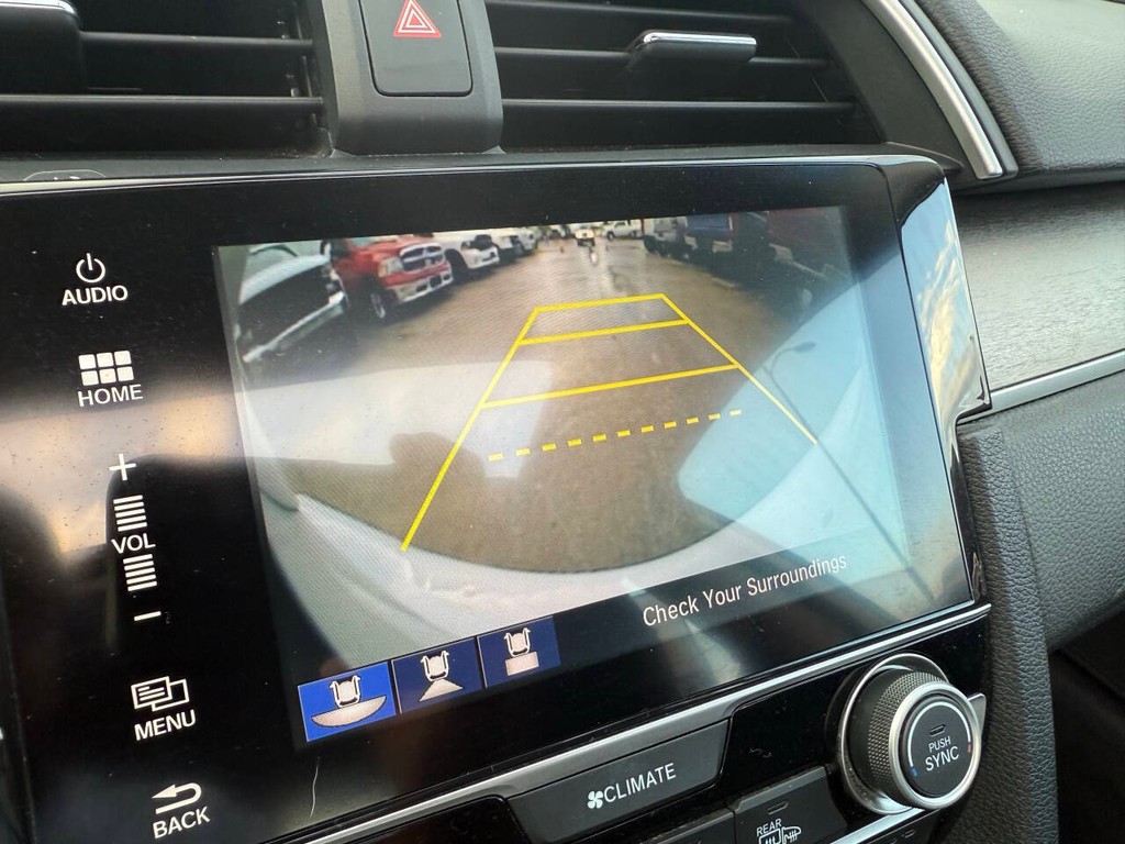 Honda Civic Sedan Vehicle Full-screen Gallery Image 26