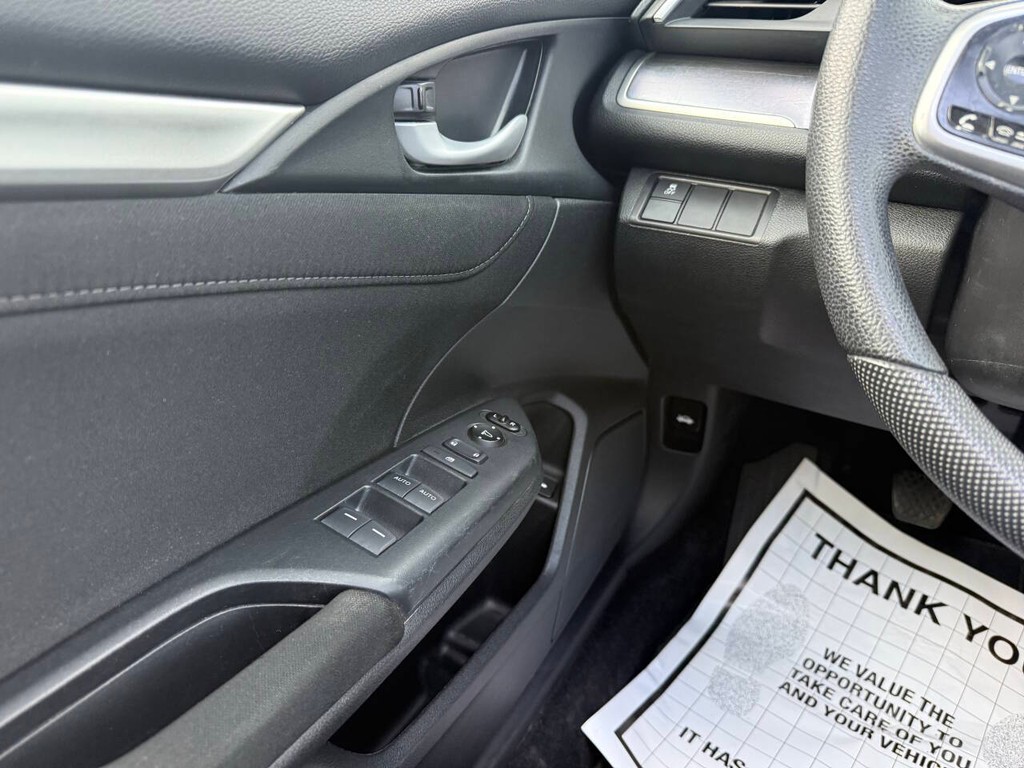 Honda Civic Sedan Vehicle Full-screen Gallery Image 29