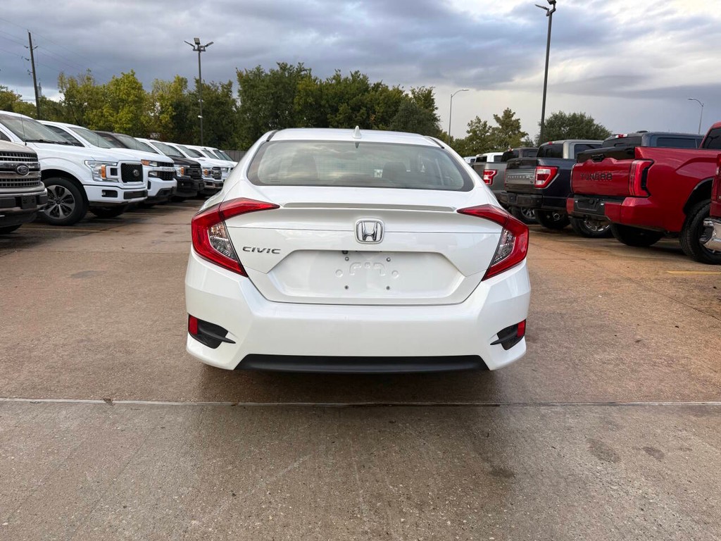 Honda Civic Sedan Vehicle Full-screen Gallery Image 35