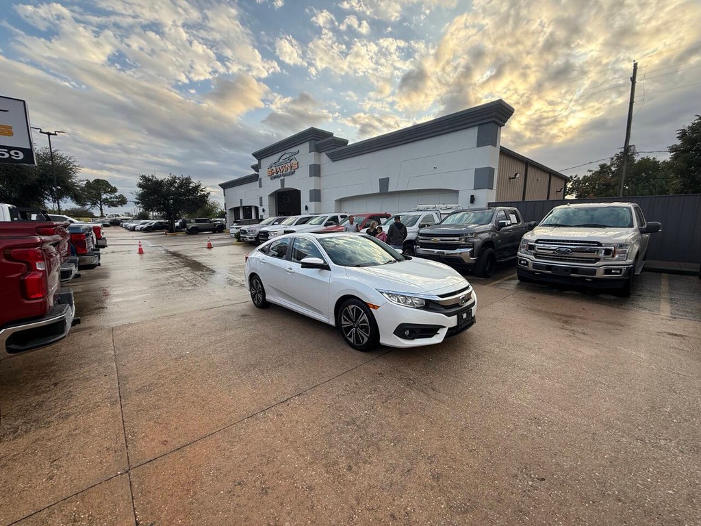 Honda Civic Sedan Vehicle Full-screen Gallery Image 40