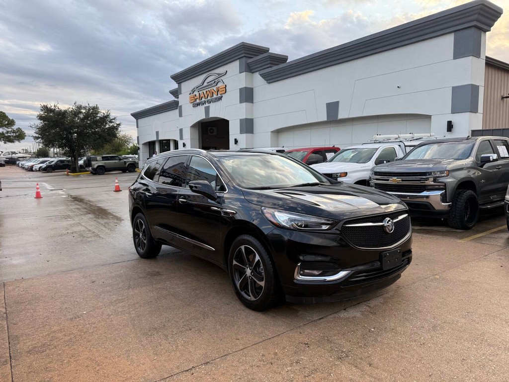 Buick Enclave Vehicle Full-screen Gallery Image 02