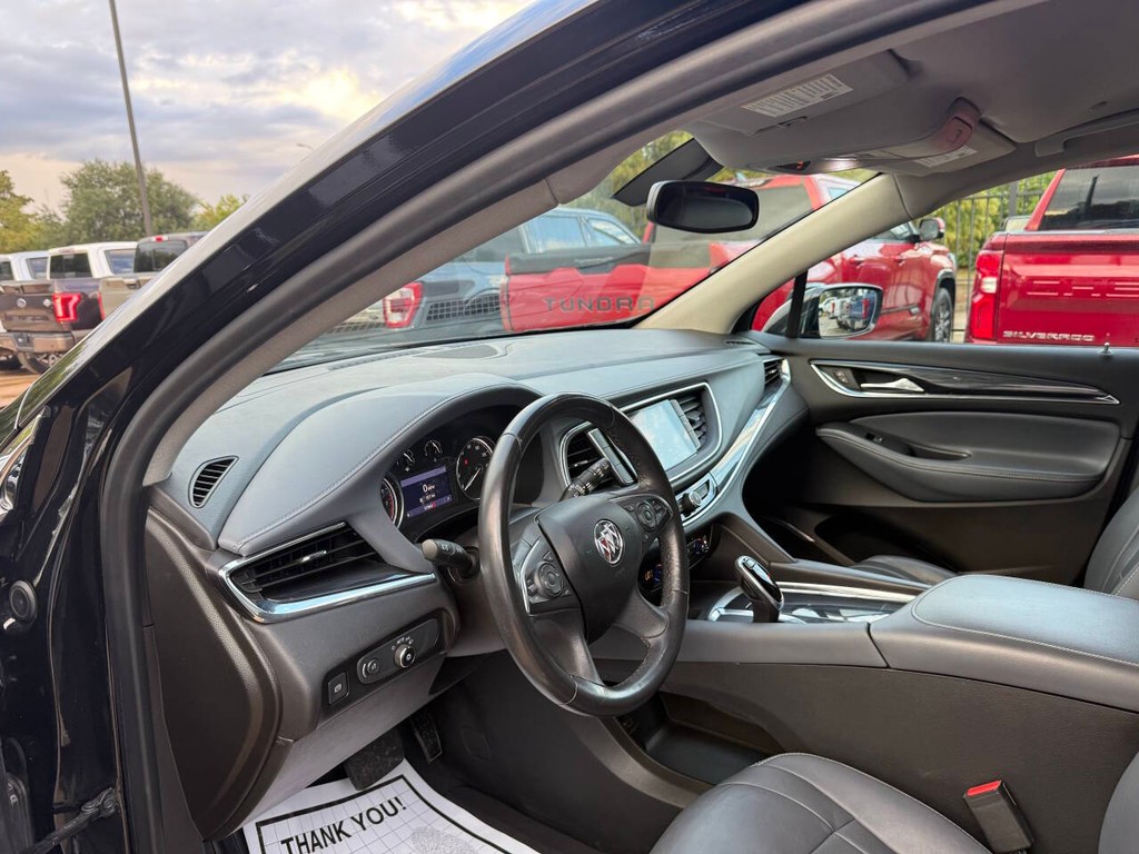 Buick Enclave Vehicle Full-screen Gallery Image 06