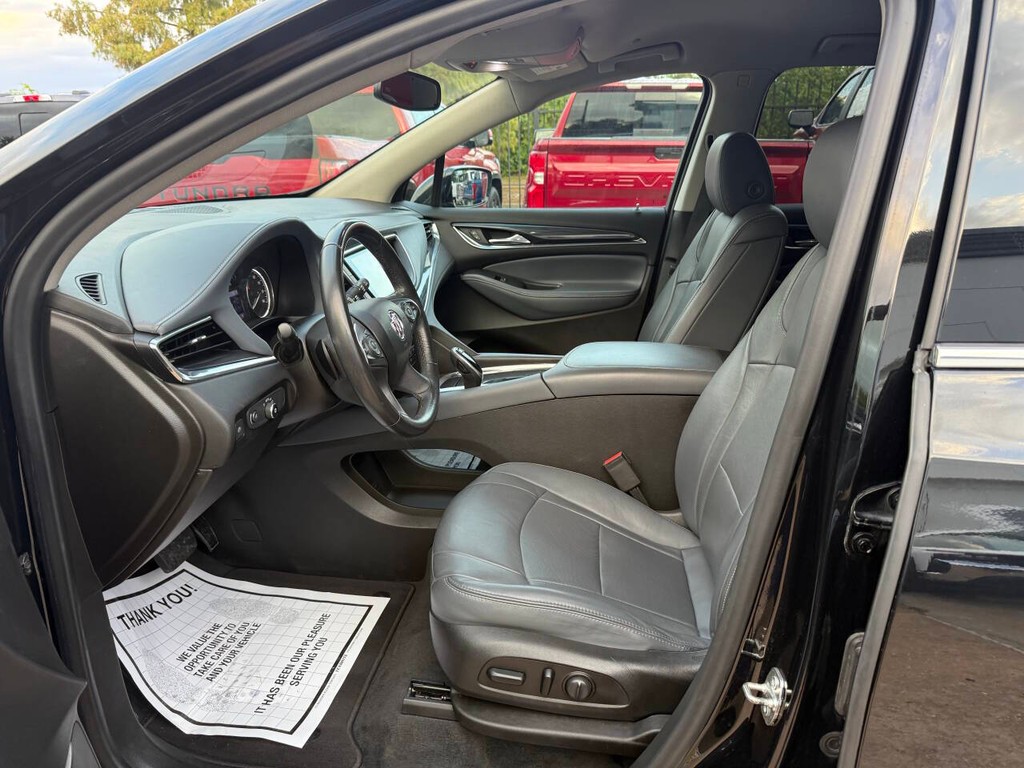 Buick Enclave Vehicle Full-screen Gallery Image 07