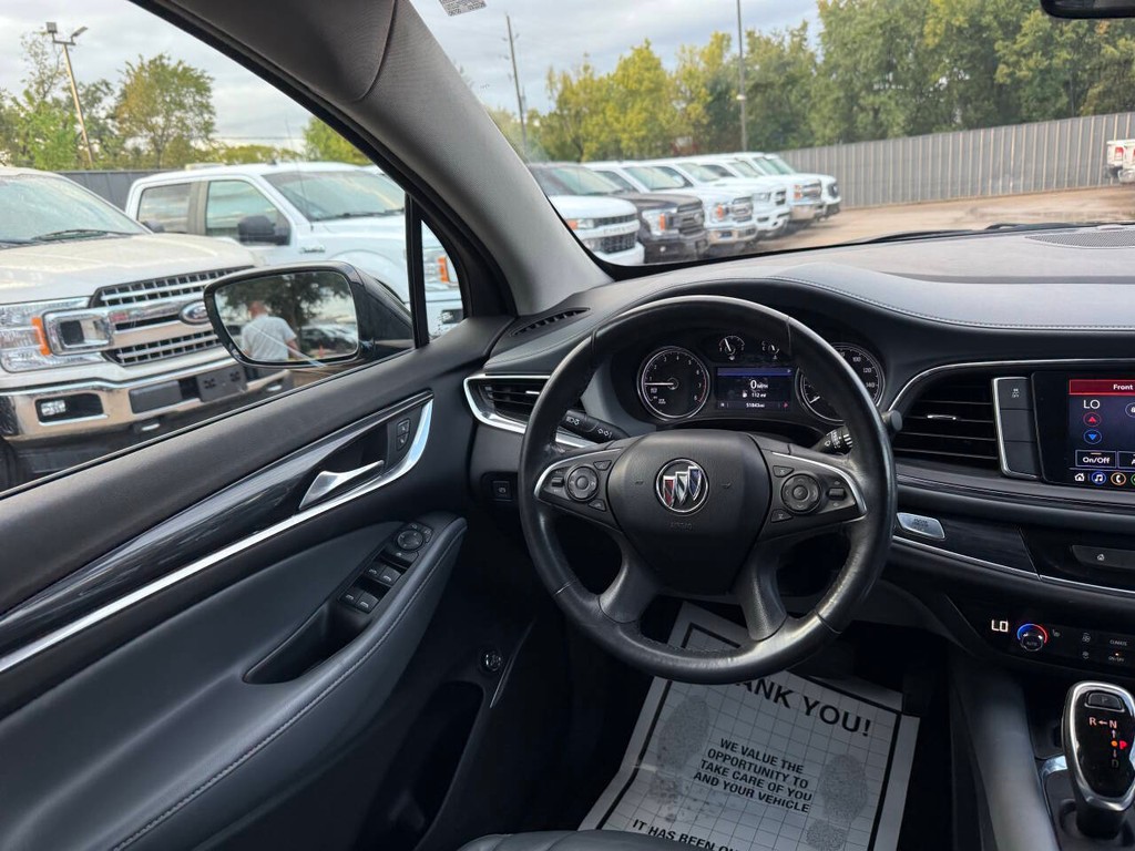 Buick Enclave Vehicle Full-screen Gallery Image 21