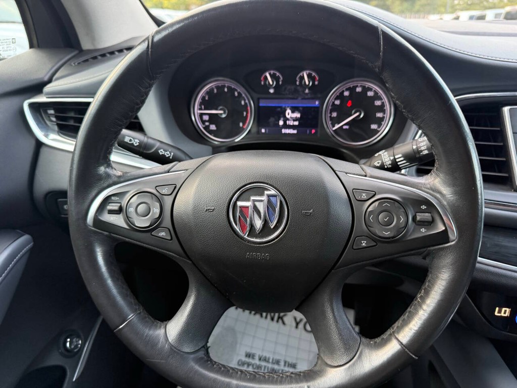 Buick Enclave Vehicle Full-screen Gallery Image 25