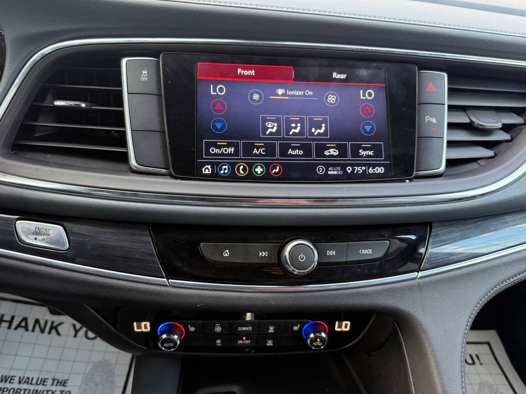 Buick Enclave Vehicle Full-screen Gallery Image 26