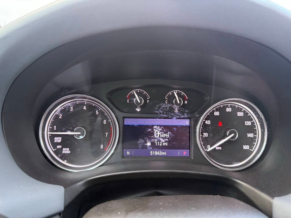 Buick Enclave Vehicle Full-screen Gallery Image 32