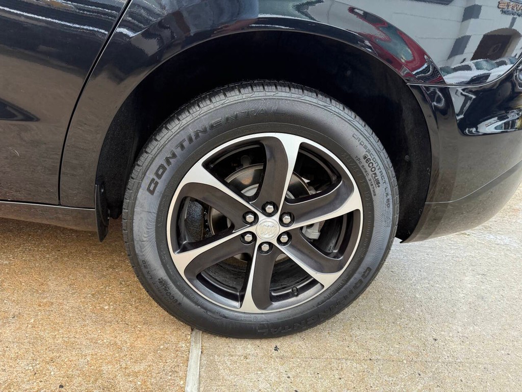 Buick Enclave Vehicle Full-screen Gallery Image 36