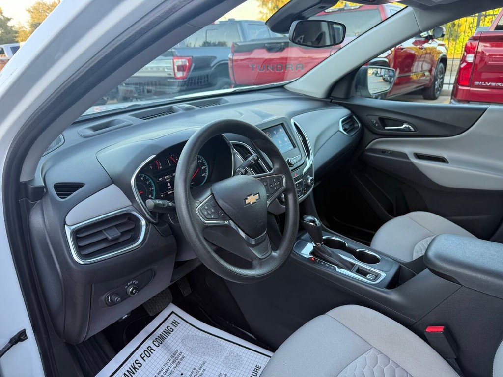 Chevrolet Equinox Vehicle Full-screen Gallery Image 06