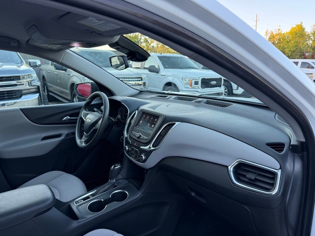 Chevrolet Equinox Vehicle Full-screen Gallery Image 09