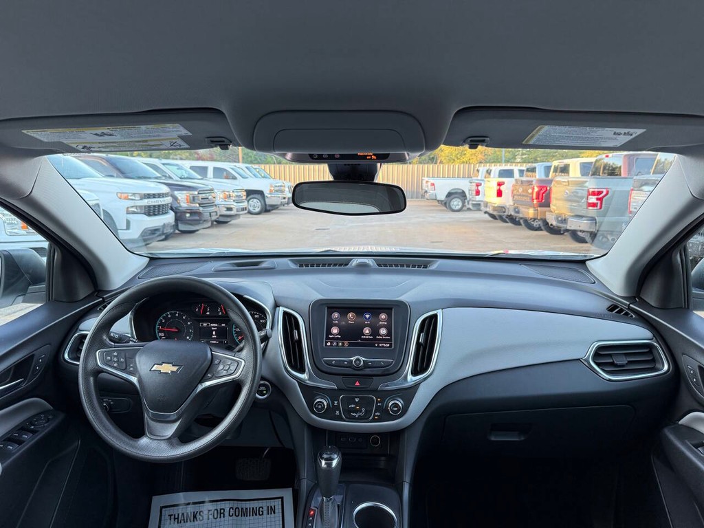 Chevrolet Equinox Vehicle Full-screen Gallery Image 16