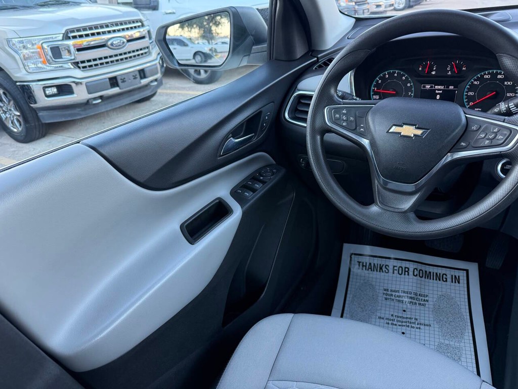 Chevrolet Equinox Vehicle Full-screen Gallery Image 18