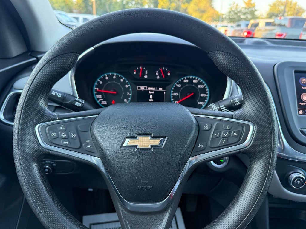 Chevrolet Equinox Vehicle Full-screen Gallery Image 22