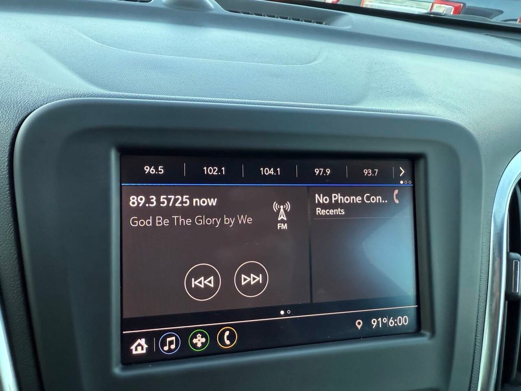 Chevrolet Equinox Vehicle Full-screen Gallery Image 24