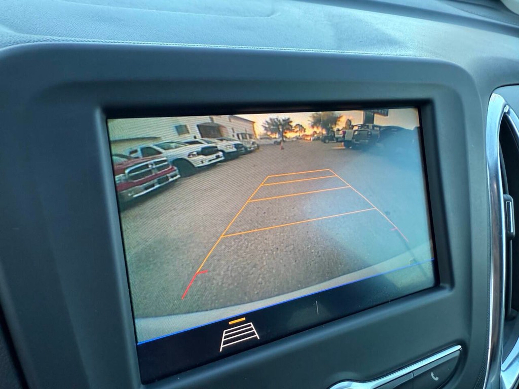 Chevrolet Equinox Vehicle Full-screen Gallery Image 25