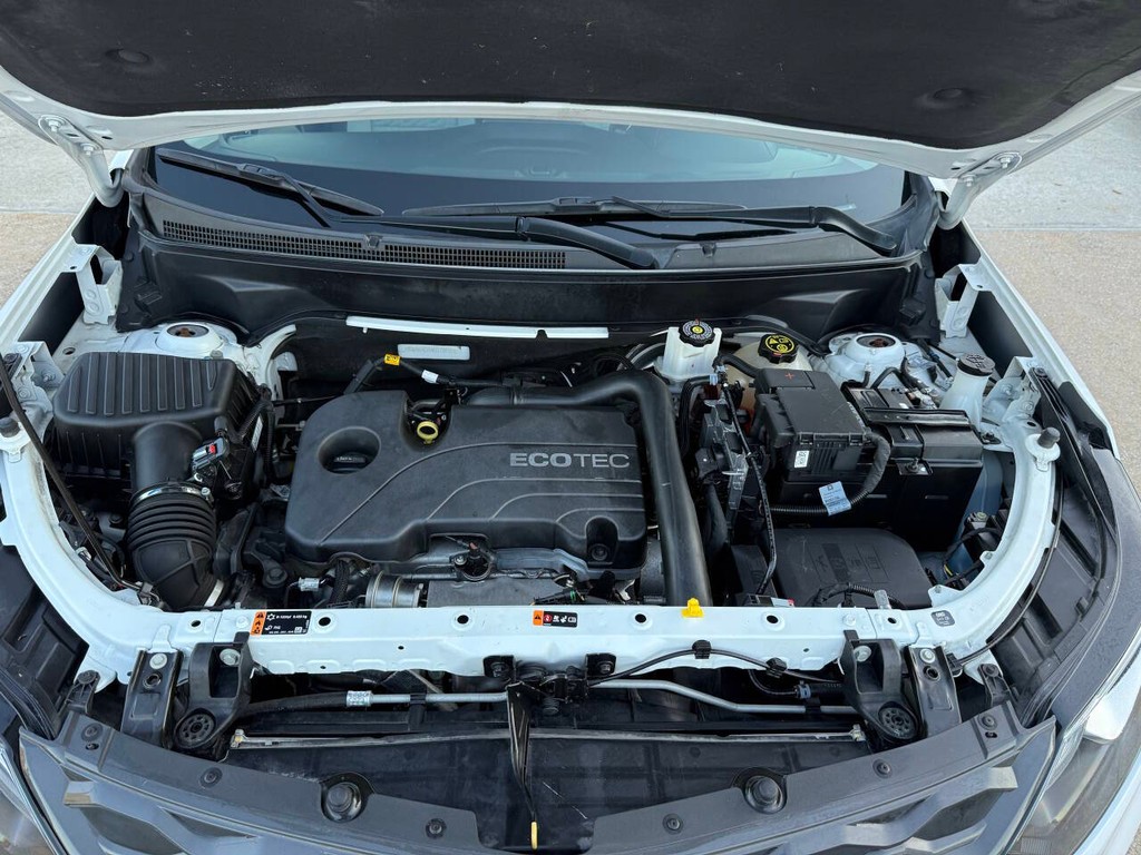 Chevrolet Equinox Vehicle Full-screen Gallery Image 32