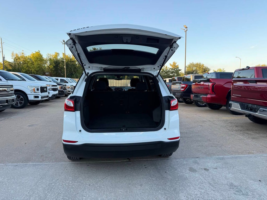 Chevrolet Equinox Vehicle Full-screen Gallery Image 34