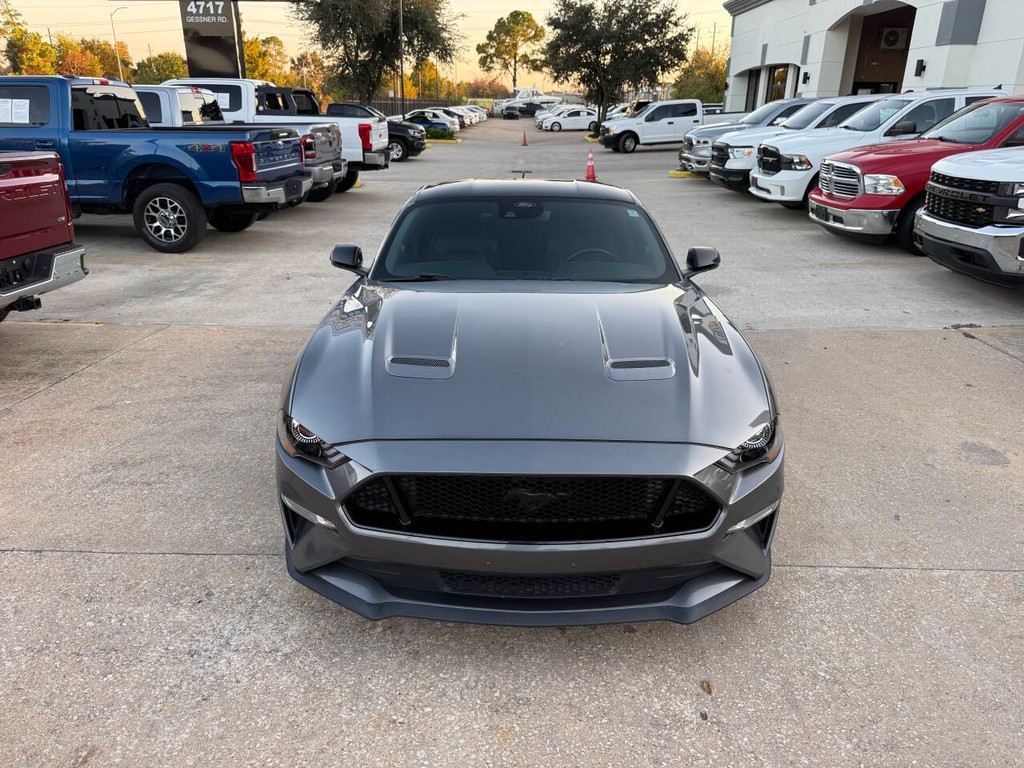 Ford Mustang Vehicle Full-screen Gallery Image 32