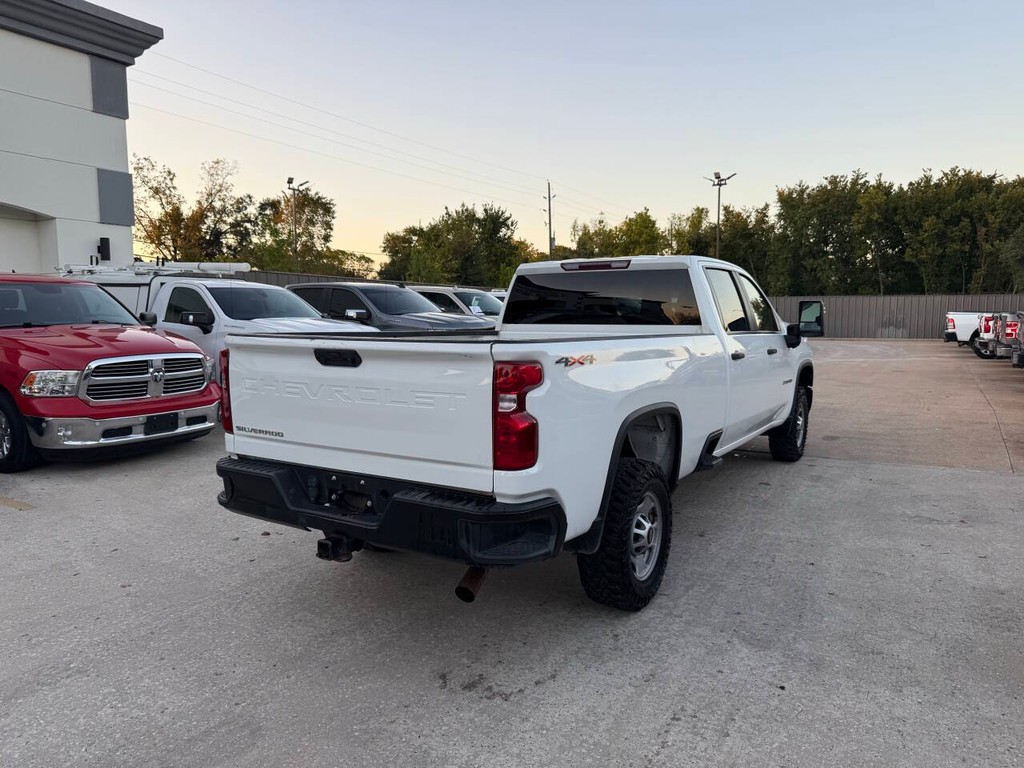 Chevrolet Silverado 2500HD Vehicle Full-screen Gallery Image 05