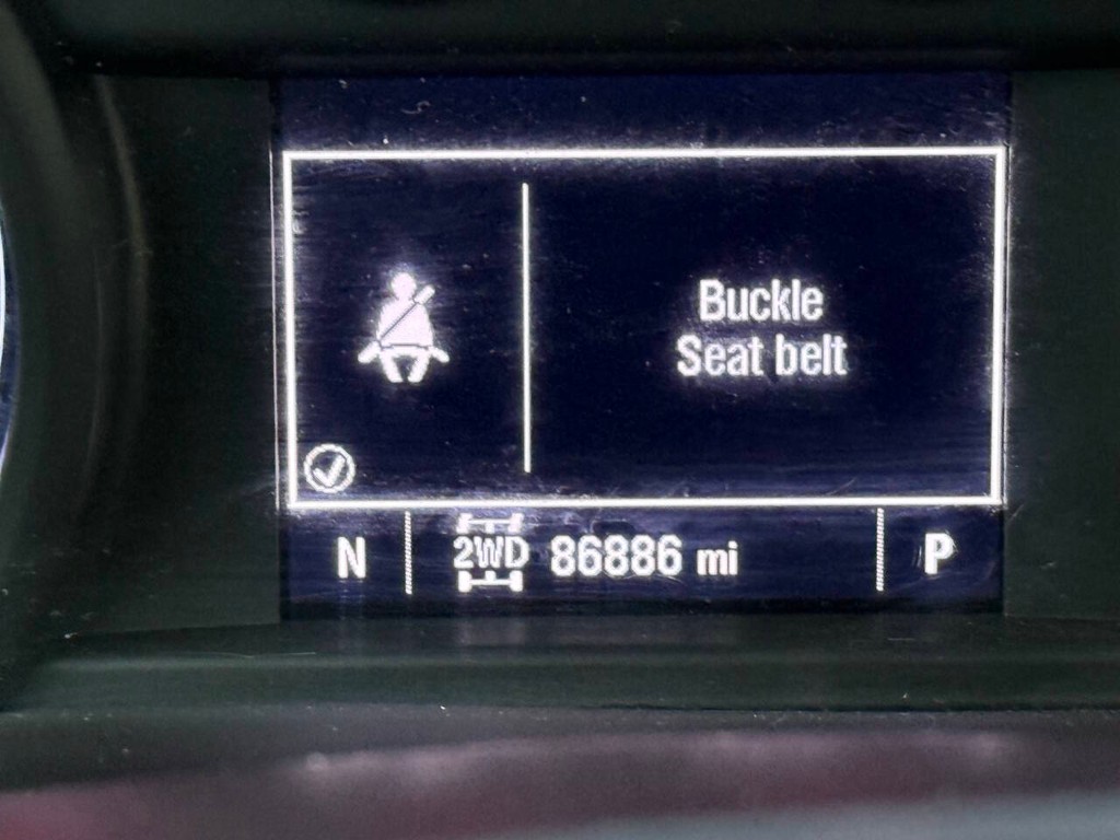 Chevrolet Silverado 2500HD Vehicle Full-screen Gallery Image 32