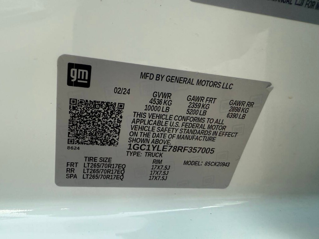 Chevrolet Silverado 2500HD Vehicle Full-screen Gallery Image 33