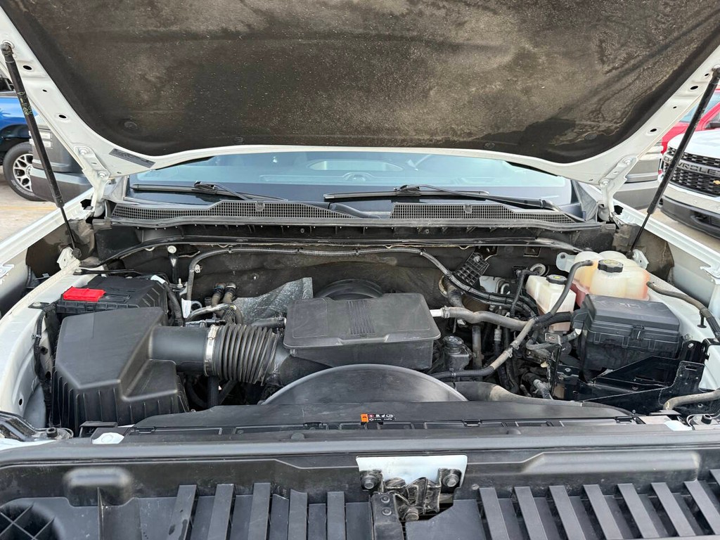 Chevrolet Silverado 2500HD Vehicle Full-screen Gallery Image 34