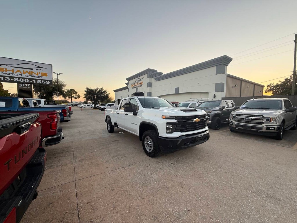 Chevrolet Silverado 2500HD Vehicle Full-screen Gallery Image 42