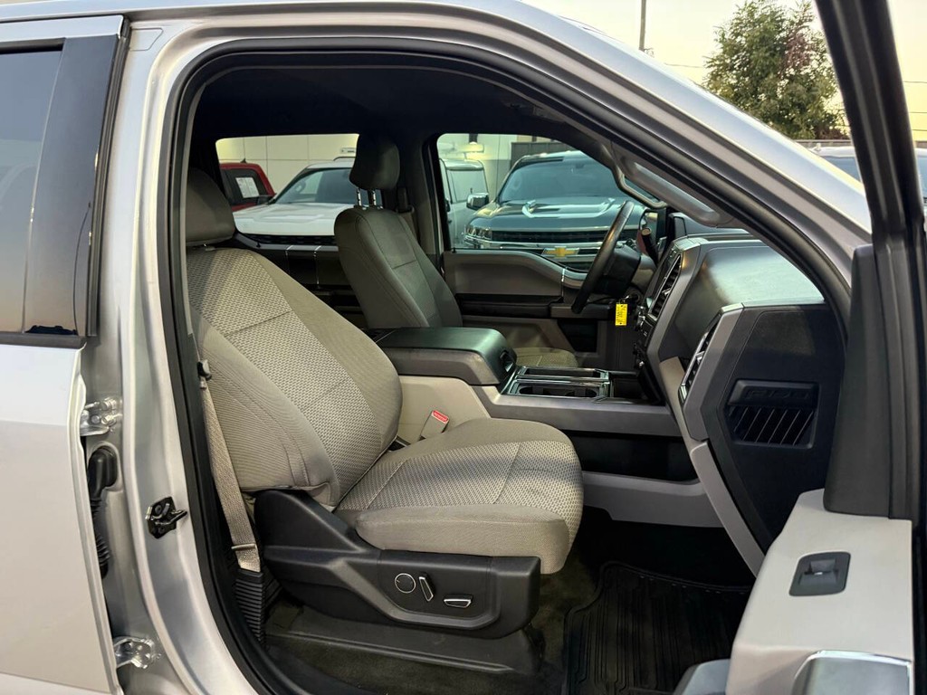 Ford F-150 Vehicle Full-screen Gallery Image 10