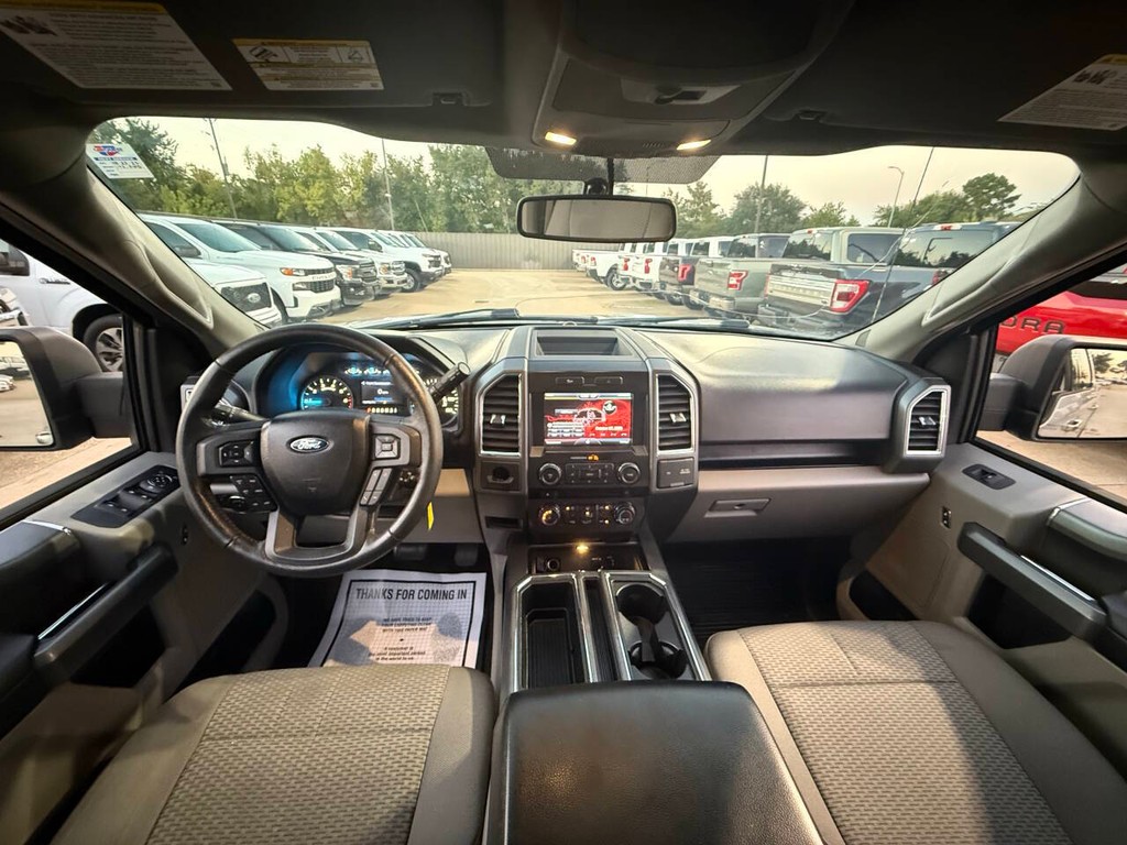 Ford F-150 Vehicle Full-screen Gallery Image 18