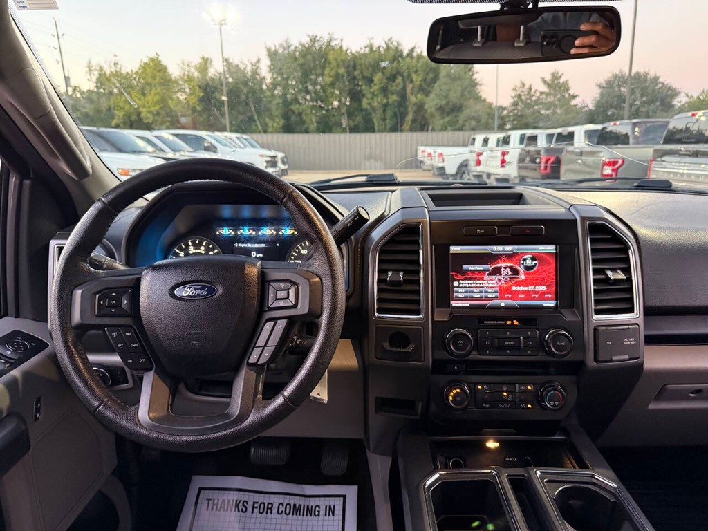 Ford F-150 Vehicle Full-screen Gallery Image 21