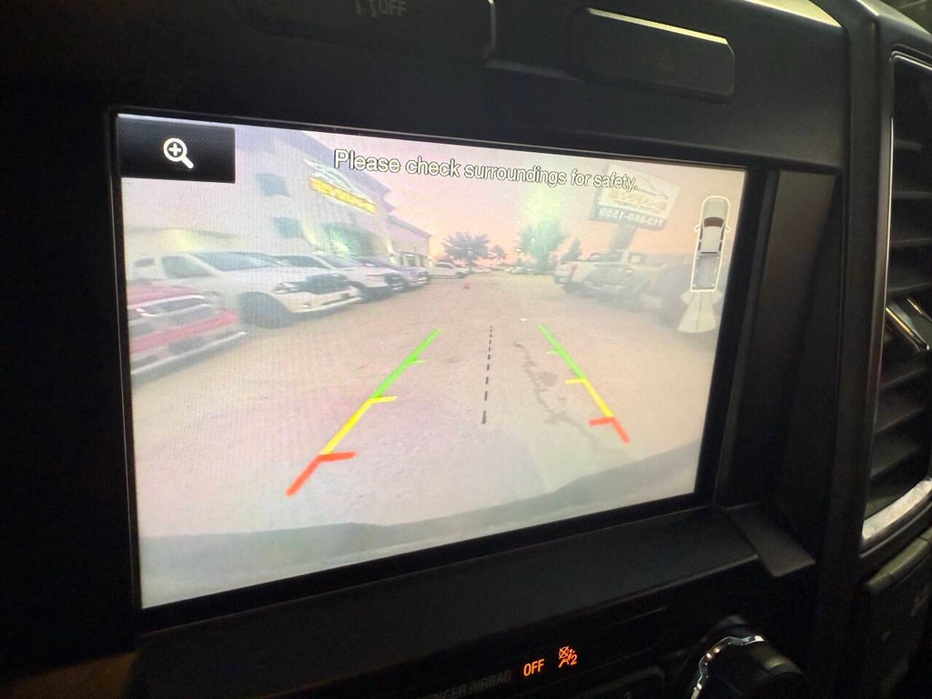 Ford F-150 Vehicle Full-screen Gallery Image 26