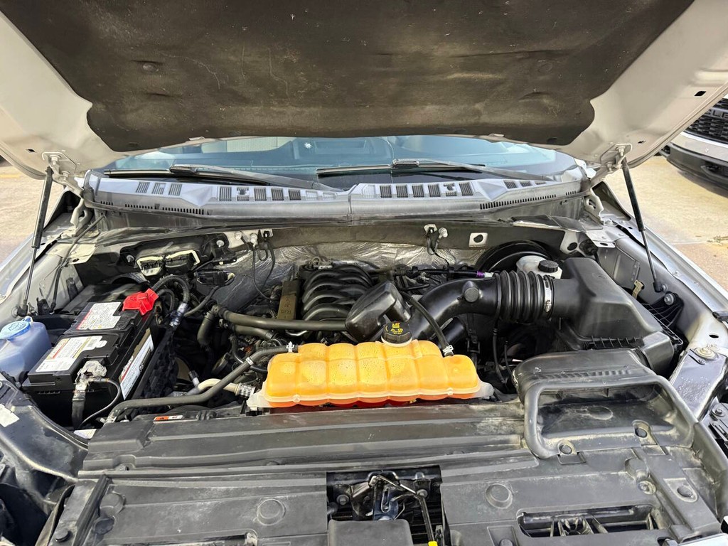 Ford F-150 Vehicle Full-screen Gallery Image 34