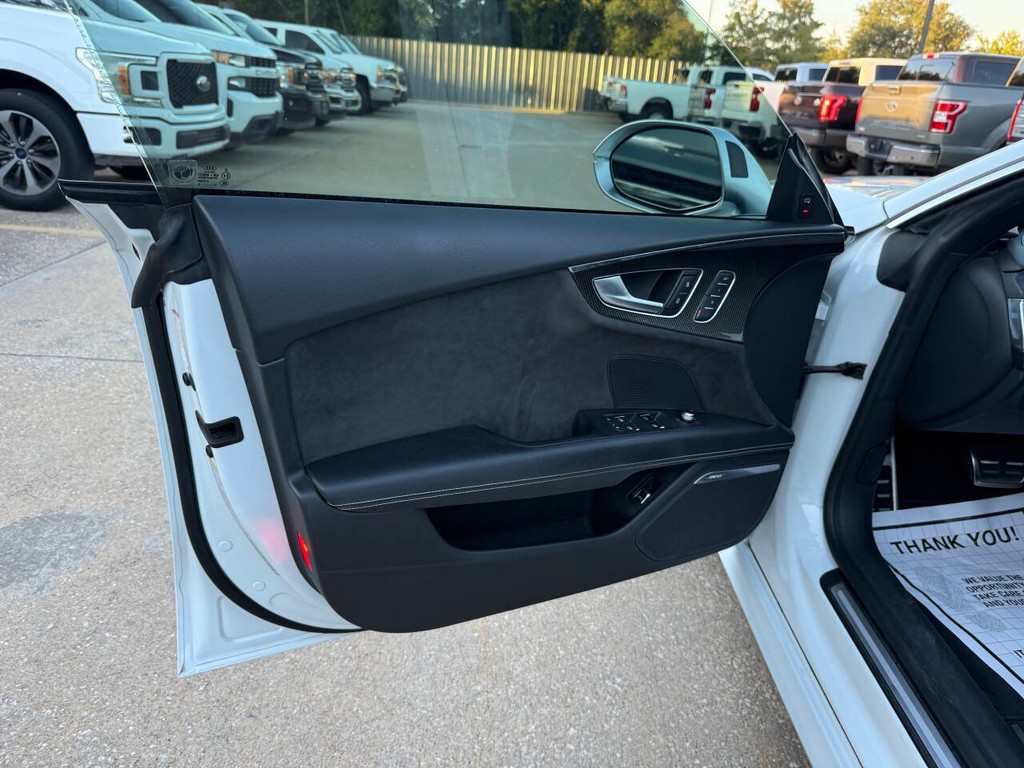 Audi S7 Vehicle Full-screen Gallery Image 07